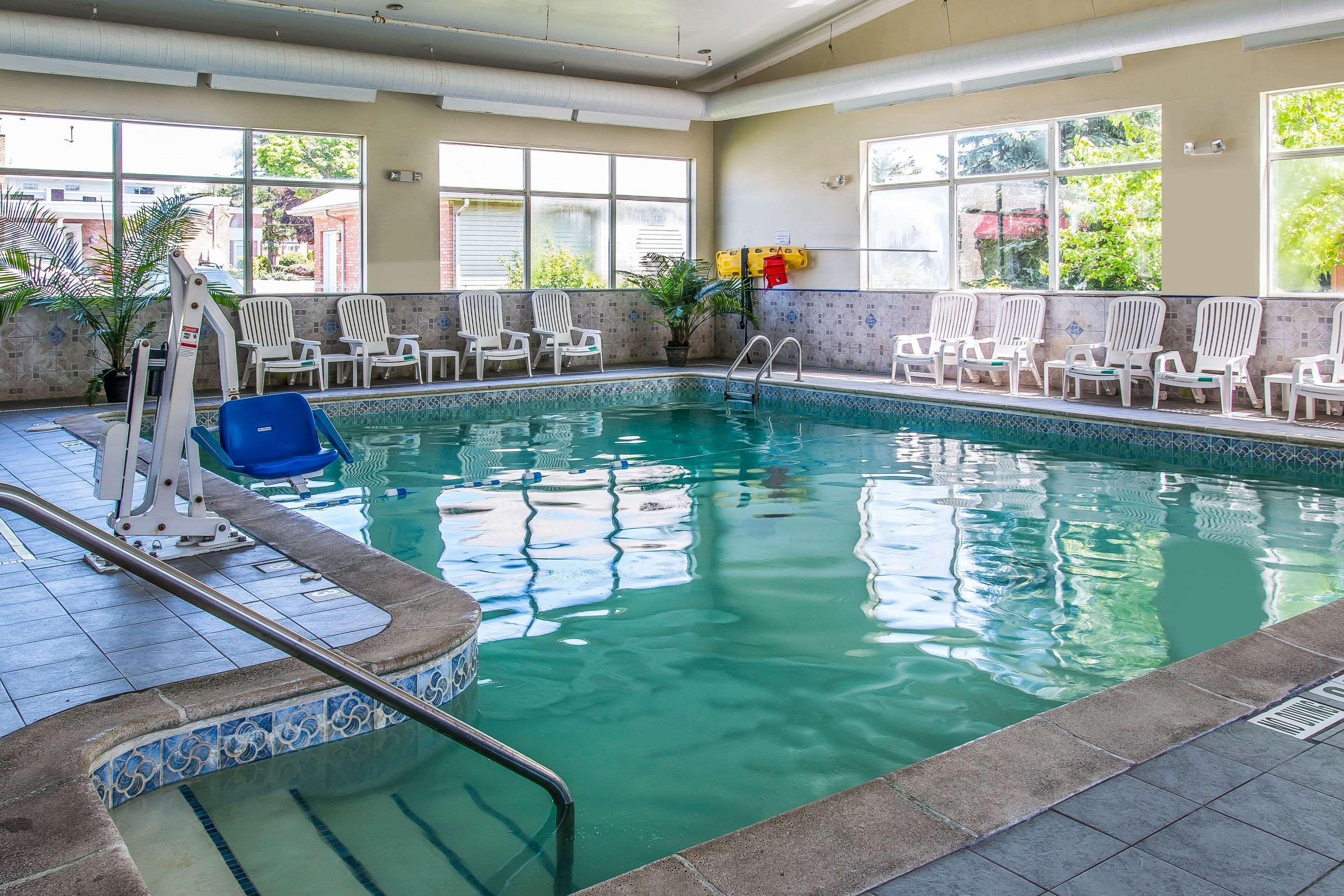 Quality Inn & Suites Ann Arbor Hwy 23 Экстерьер фото