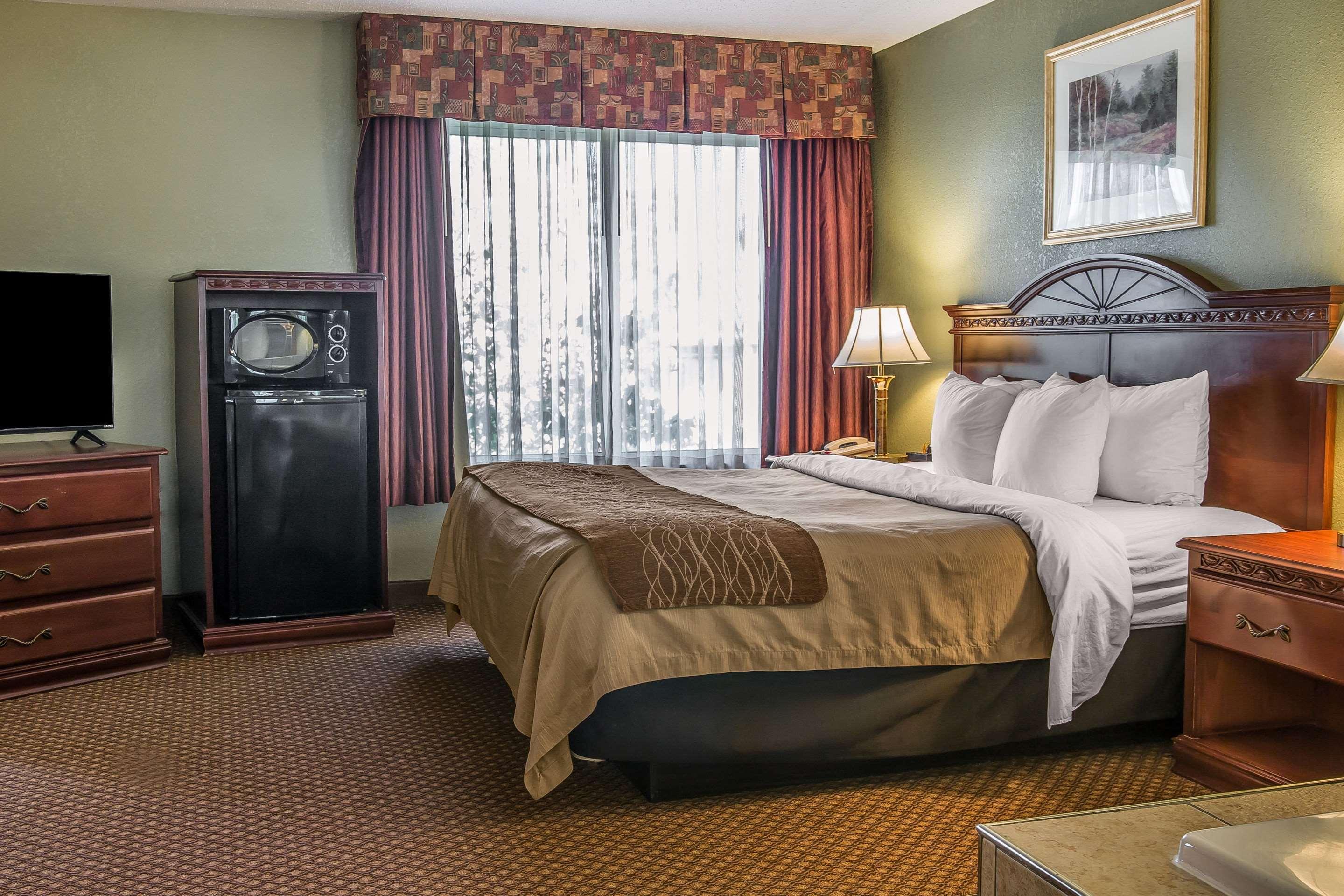 Quality Inn & Suites Ann Arbor Hwy 23 Экстерьер фото