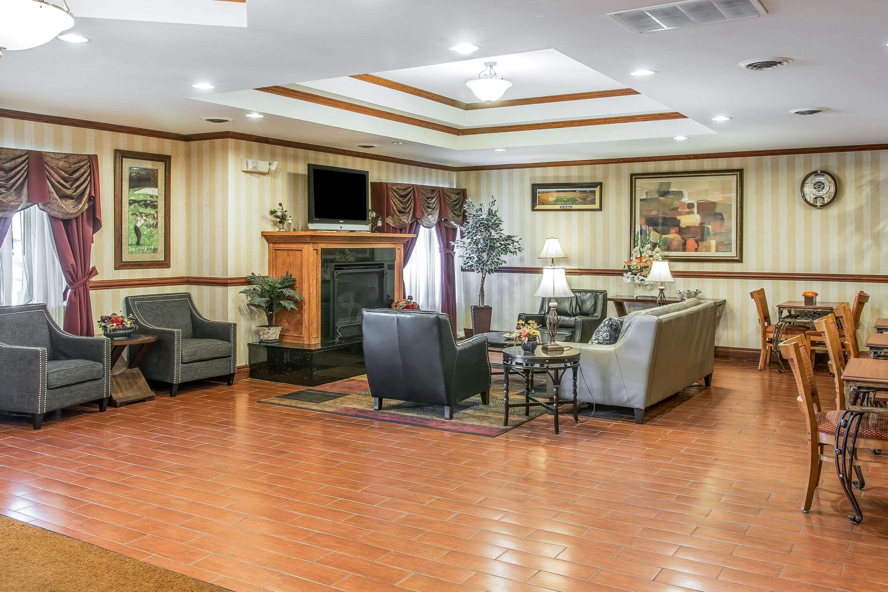 Quality Inn & Suites Ann Arbor Hwy 23 Экстерьер фото