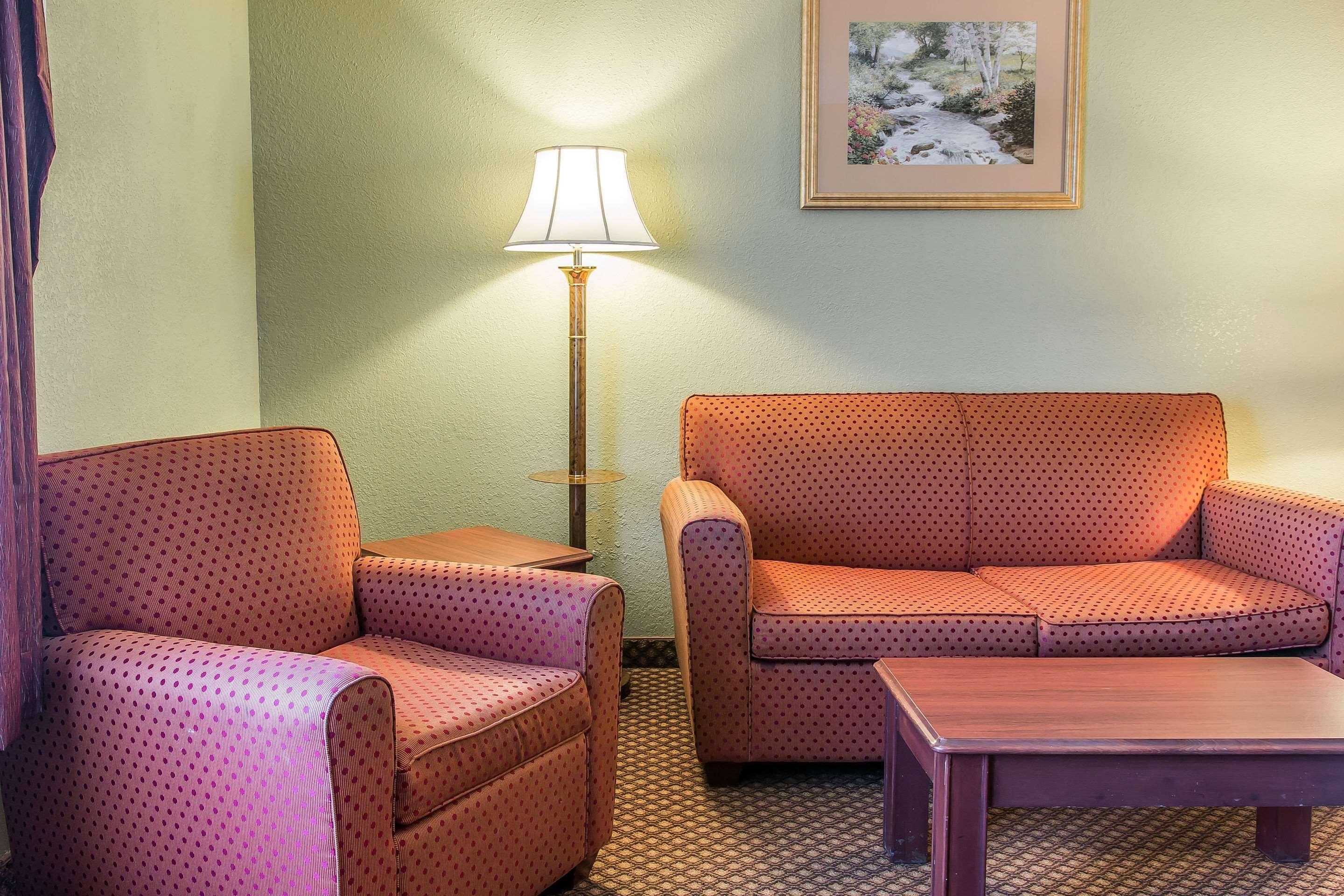 Quality Inn & Suites Ann Arbor Hwy 23 Экстерьер фото
