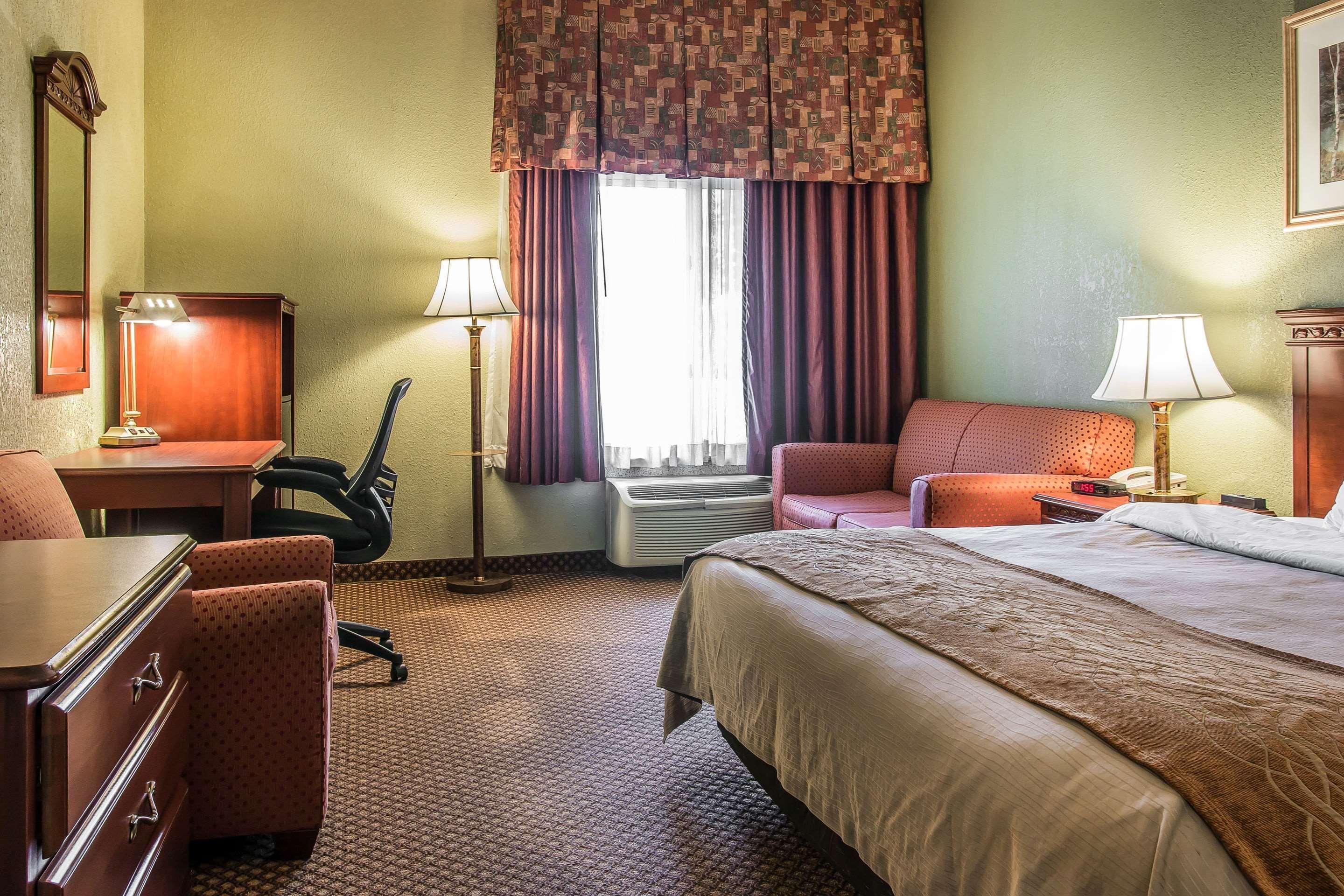 Quality Inn & Suites Ann Arbor Hwy 23 Экстерьер фото