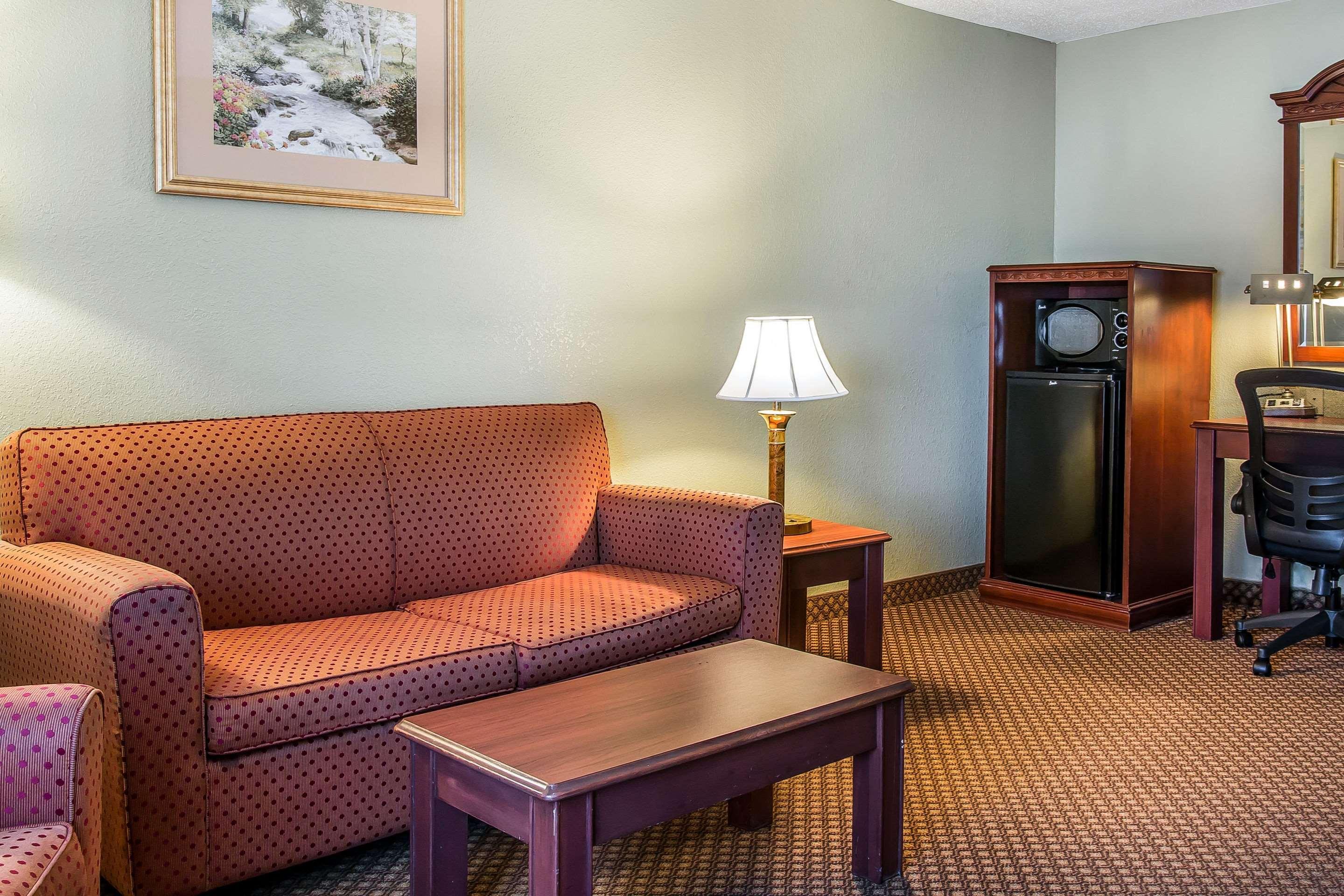 Quality Inn & Suites Ann Arbor Hwy 23 Экстерьер фото