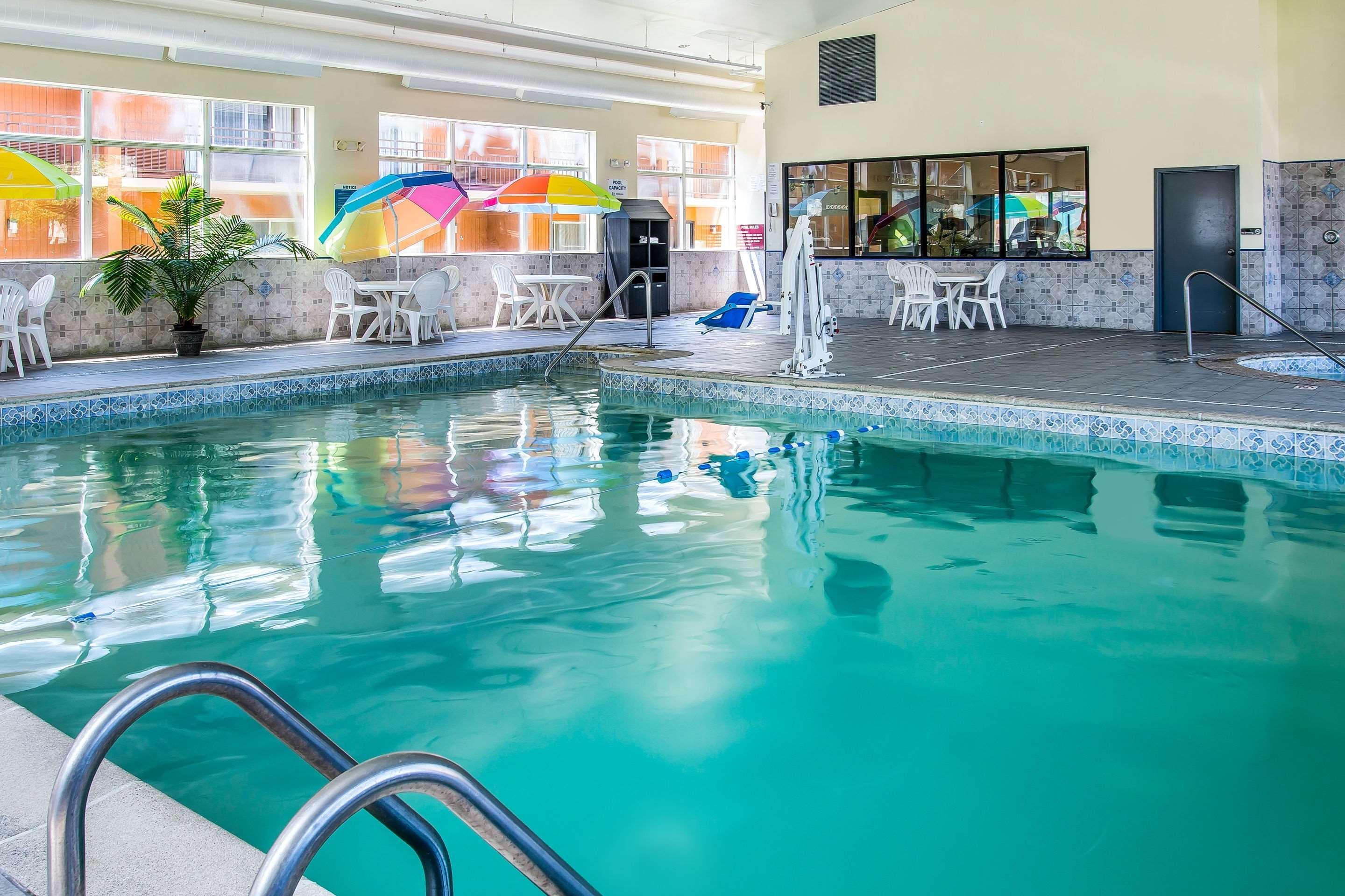Quality Inn & Suites Ann Arbor Hwy 23 Экстерьер фото