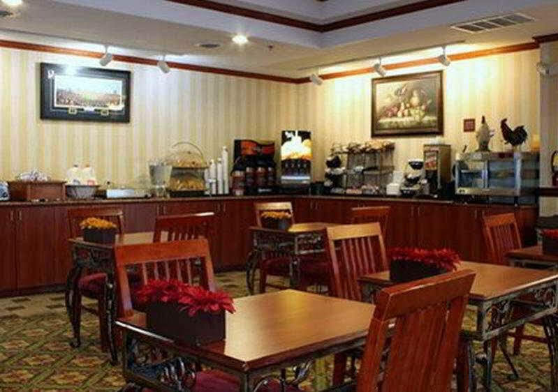 Quality Inn & Suites Ann Arbor Hwy 23 Экстерьер фото